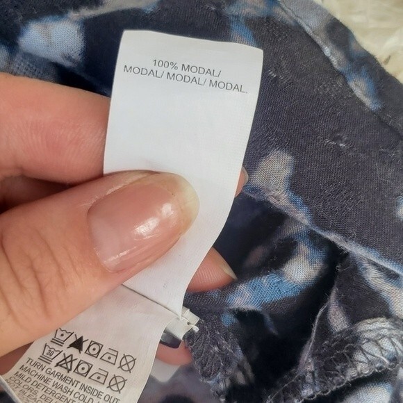 Womens Lucky Brand Boho Floral Navy Blue Blouse size large - Picture 8 of 12